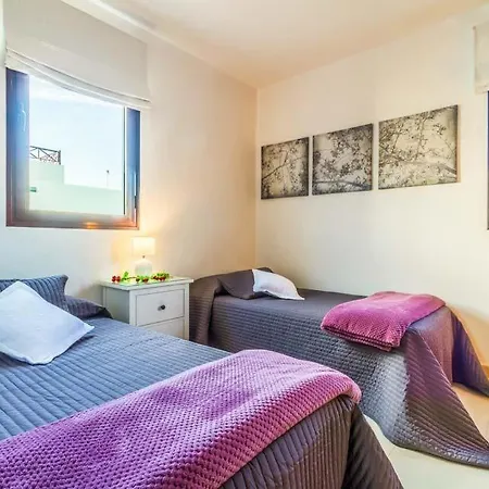 Villa Playa Blanca Sleeps 6 Pool Air Con Wifi *