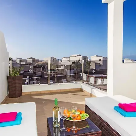Playa Blanca Sleeps 6 Pool Air Con Wifi Villa *