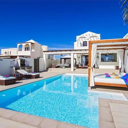 Playa Blanca Sleeps 6 Pool Air Con Wifi